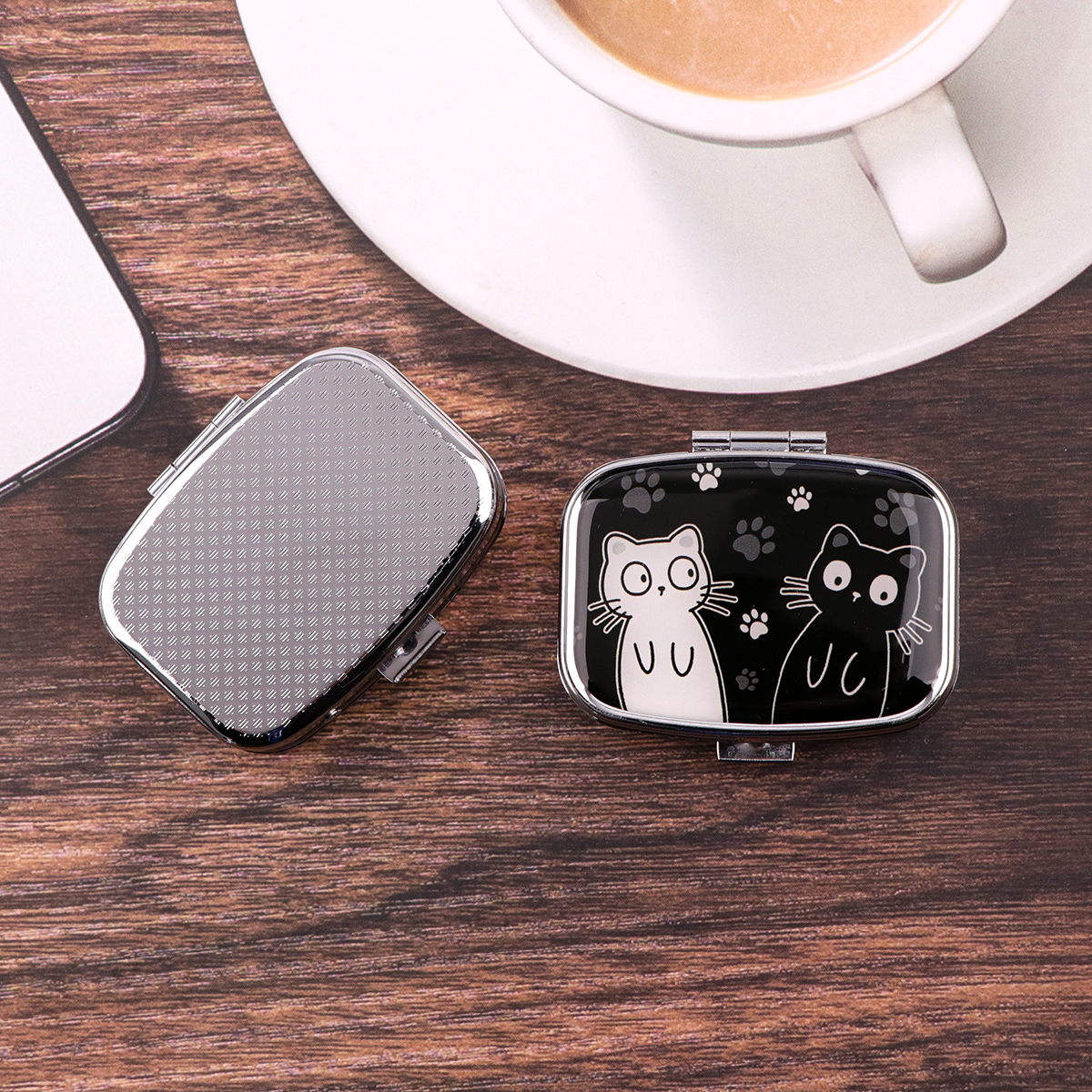Cartoon Black And White Cat Tr - Essential Tablet Accessories incelemesi ve fiyatı